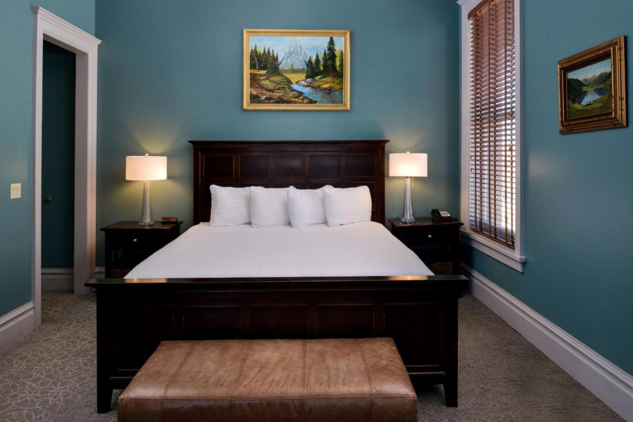 Montvale Hotel 3*