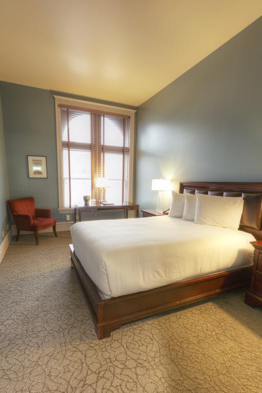 Montvale Hotel 3*